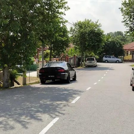 Aziziyati Muslem Homestay Klia Sepang - Semid House Exterior photo